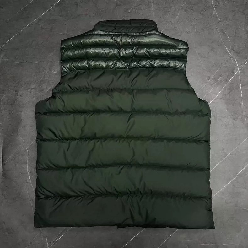 Moncler Moncler green patchwork down vest size 6 Size US L / EU 52-54 / 3 - 2 Thumbnail