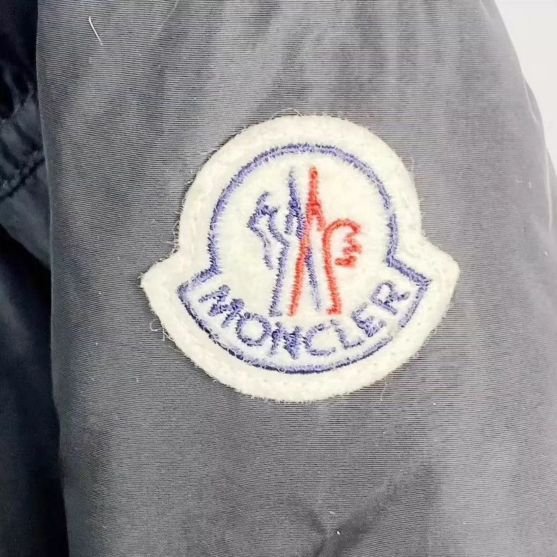 Moncler moncler black down jacket with fur Size US L / EU 52-54 / 3 - 3 Thumbnail