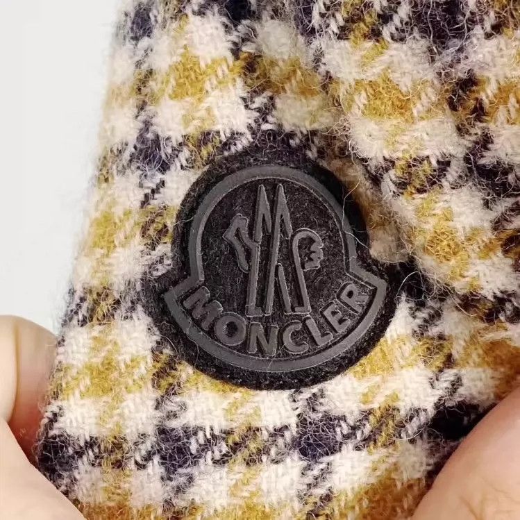 Moncler moncler yellow checkered down jacket Size US L / EU 52-54 / 3 - 3 Thumbnail
