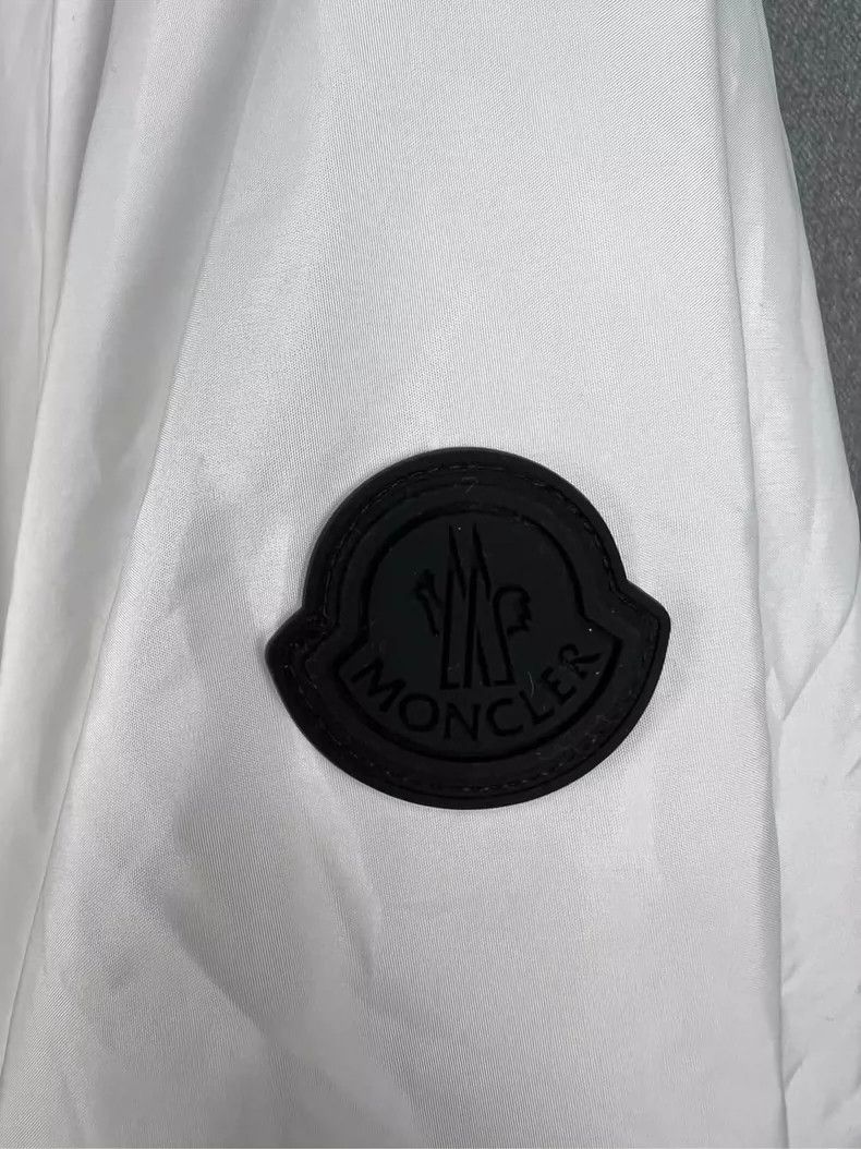 Moncler Moncler New Zip Logo Windbreaker Size US M / EU 48-50 / 2 - 3 Thumbnail