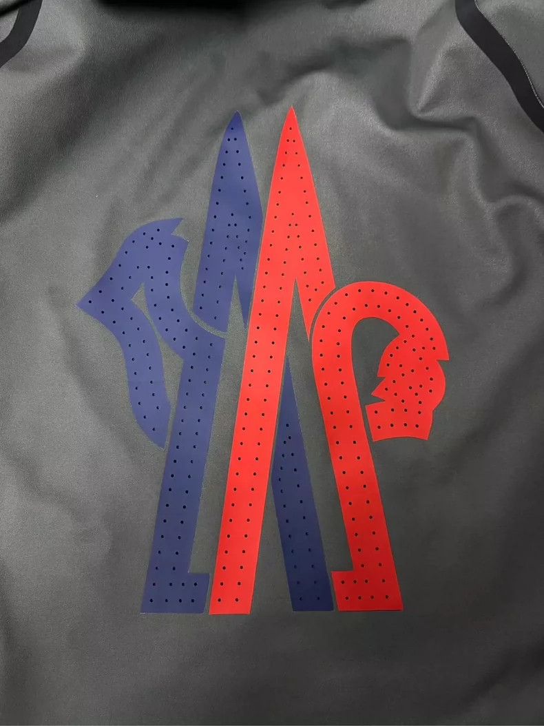 Moncler MONCLER new zip-up hooded jacket Size US M / EU 48-50 / 2 - 3 Thumbnail