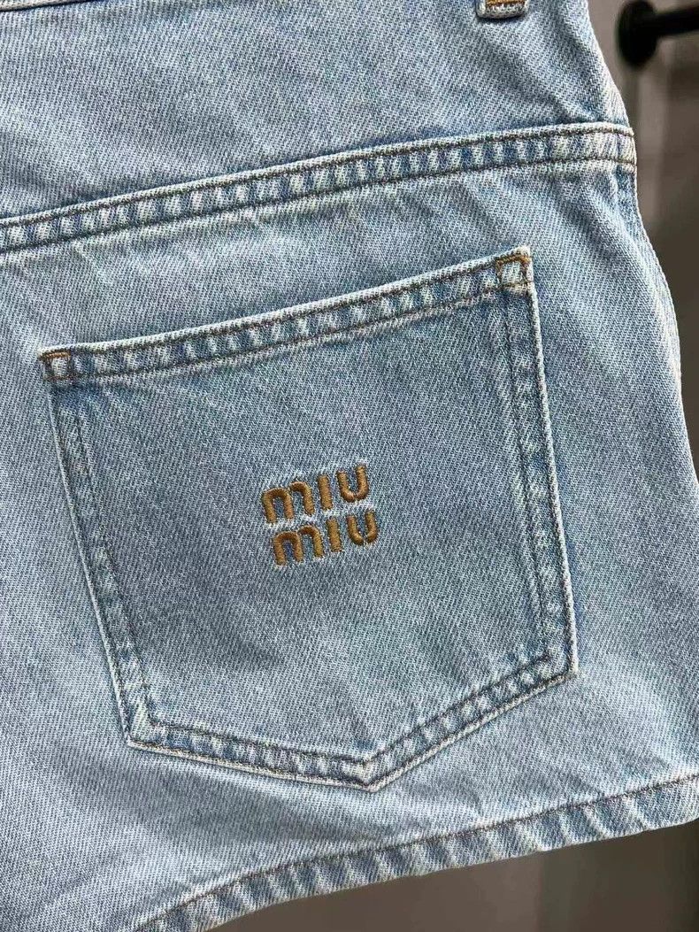 Miu Miu miumiu light blue denim shorts Size US 38 / EU 54 - 3 Thumbnail
