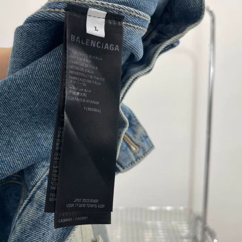 Balenciaga balenciaga washed denim jacket Size US S / EU 44-46 / 1 - 5 Thumbnail