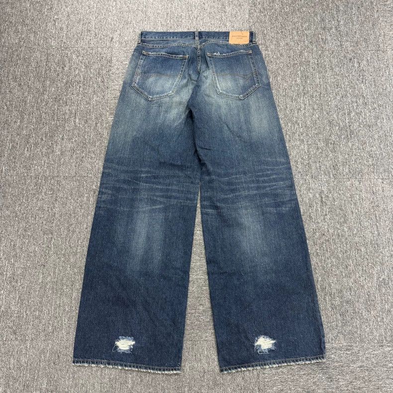 Balenciaga Balenciaga distressed denim jeans Size US 28 / EU 44 - 2 Thumbnail