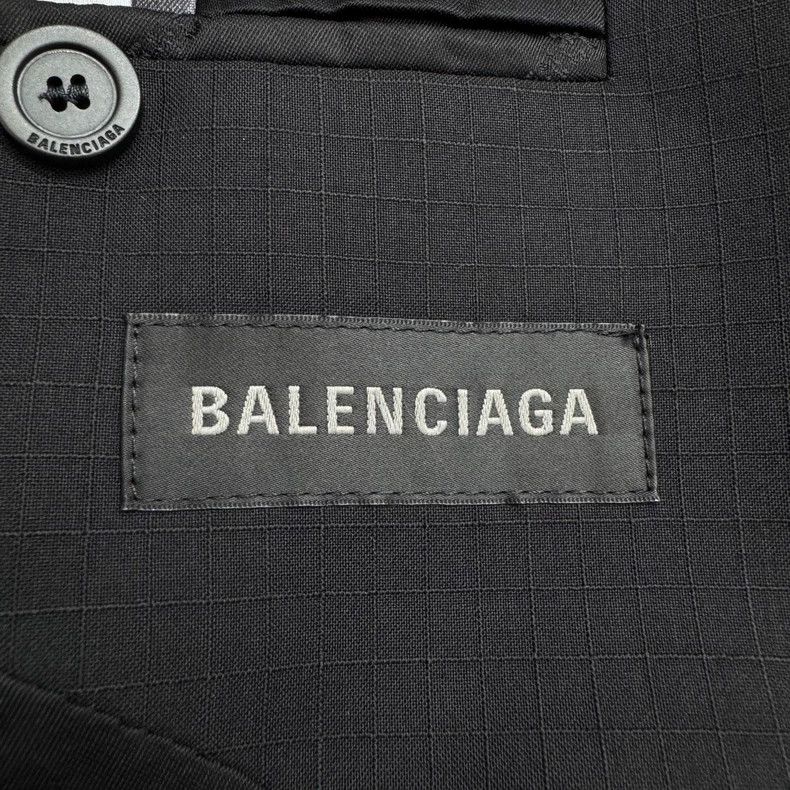 Balenciaga Balenciaga checkered wool suit jacket Size US S / EU 44-46 / 1 - 5 Thumbnail