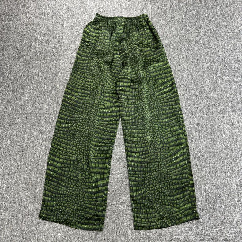 Balenciaga Balenciaga crocodile print casual pants Size US 34 / EU 50 - 2 Thumbnail