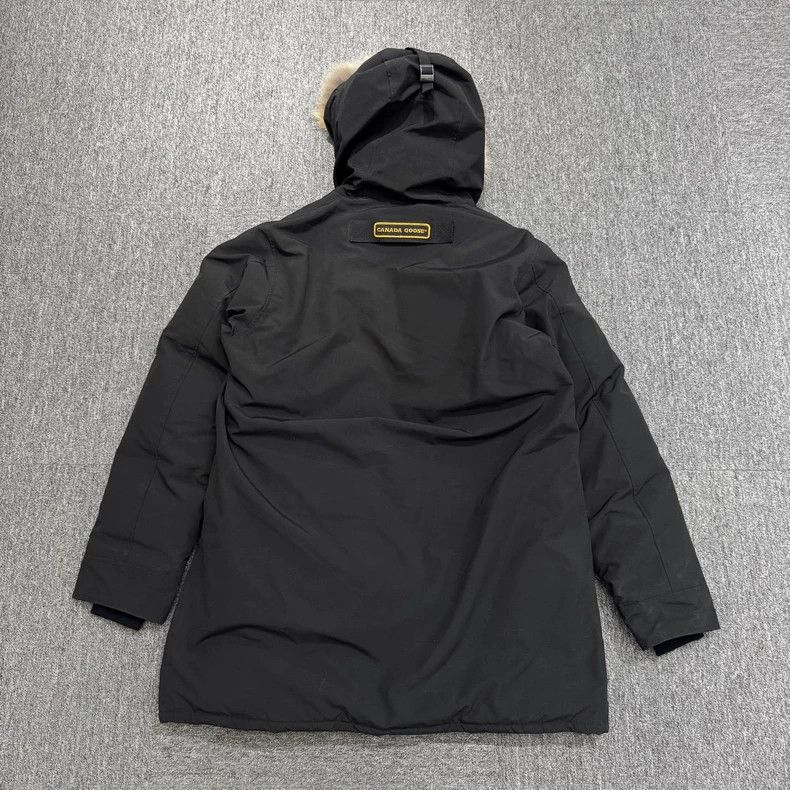 Canada Goose Canada Goose black parka with fur hood Size US XL / EU 56 / 4 - 2 Thumbnail