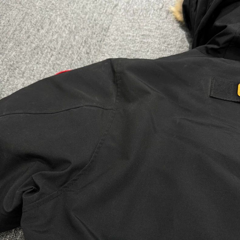 Canada Goose Canada Goose black parka with fur hood Size US XL / EU 56 / 4 - 3 Thumbnail
