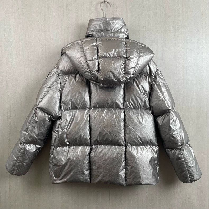 Moncler Moncler silver hooded down jacket Size US S / EU 44-46 / 1 - 2 Thumbnail