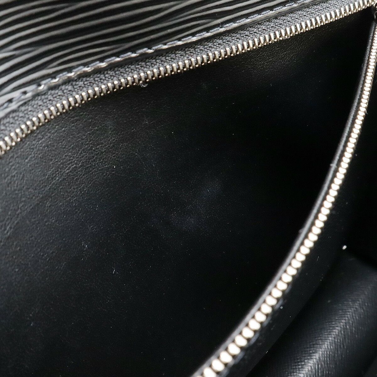 Louis Vuitton Louis Vuitton Louis Vuitton Pochette Seliere Dragonne Epi Clutch Bag Leather Clutch Bag M52762 Size ONE SIZE - 7 Thumbnail