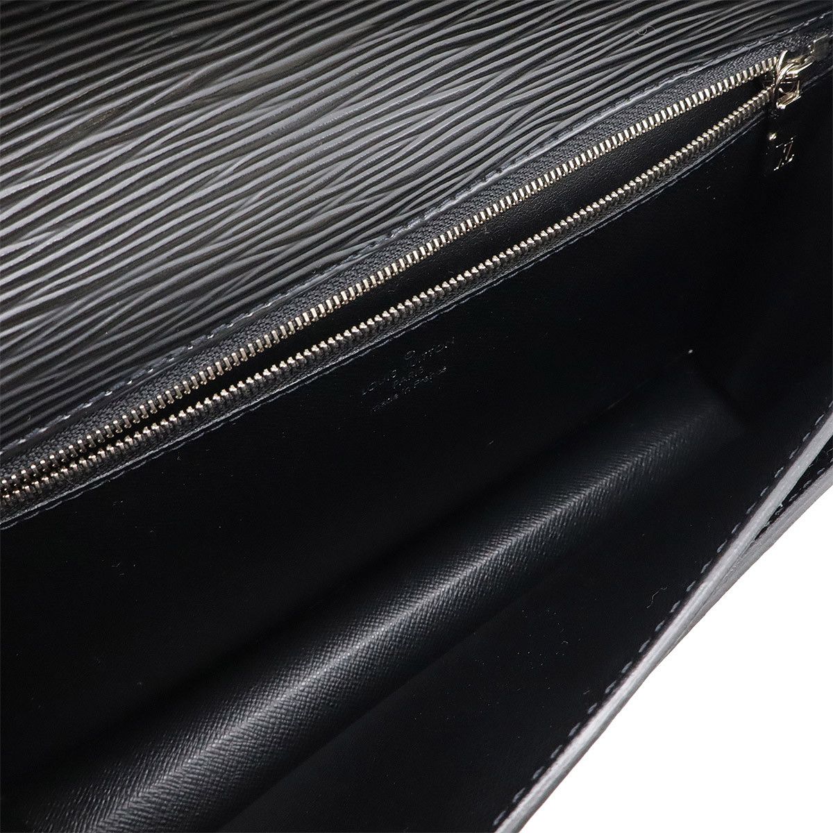 Louis Vuitton Louis Vuitton Louis Vuitton Pochette Seliere Dragonne Epi Clutch Bag Leather Clutch Bag M52762 Size ONE SIZE - 6 Thumbnail