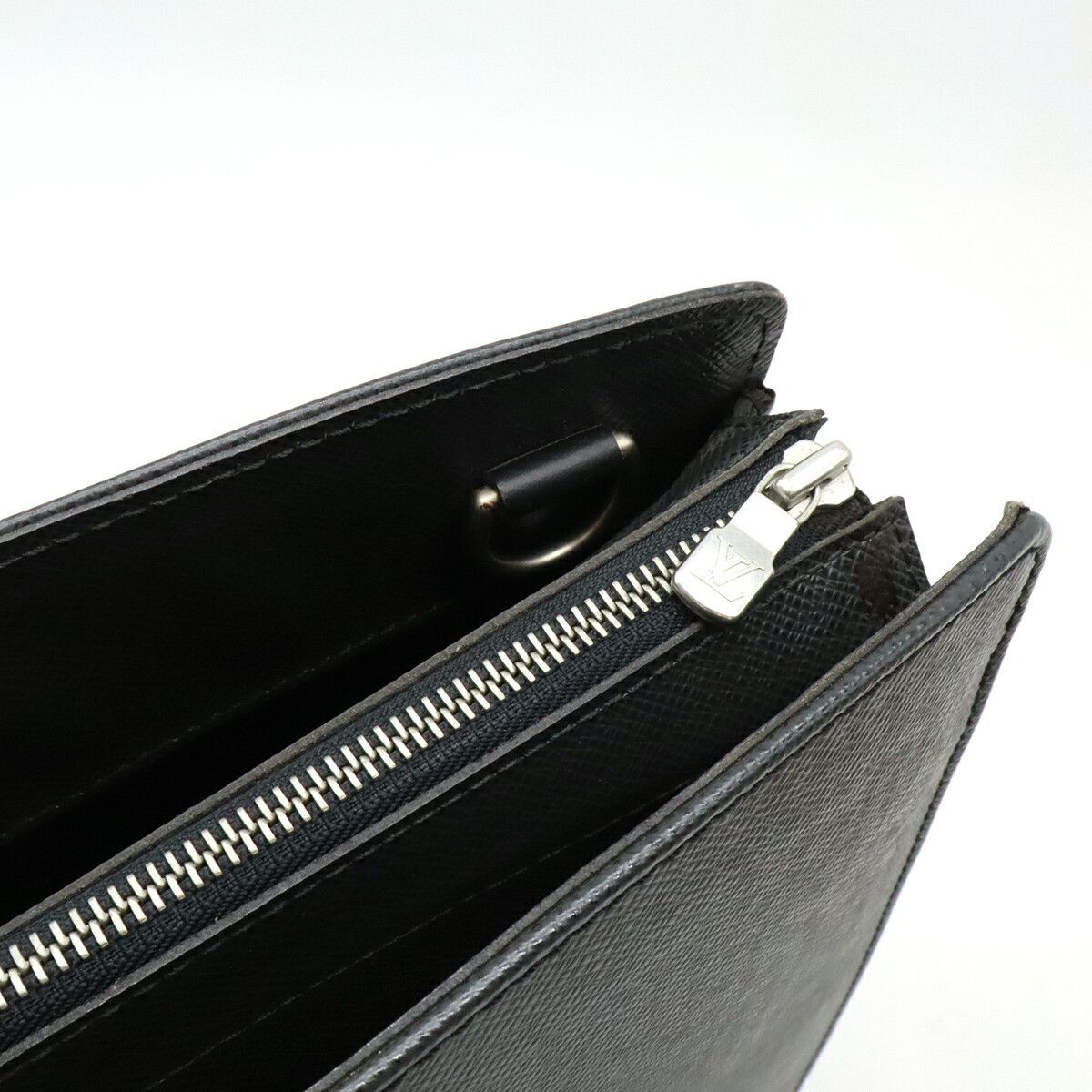 Louis Vuitton Louis Vuitton Louis Vuitton Porte-Documents Voyage Taiga Briefcase Leather Business Bag M30052 Size ONE SIZE - 5 Thumbnail