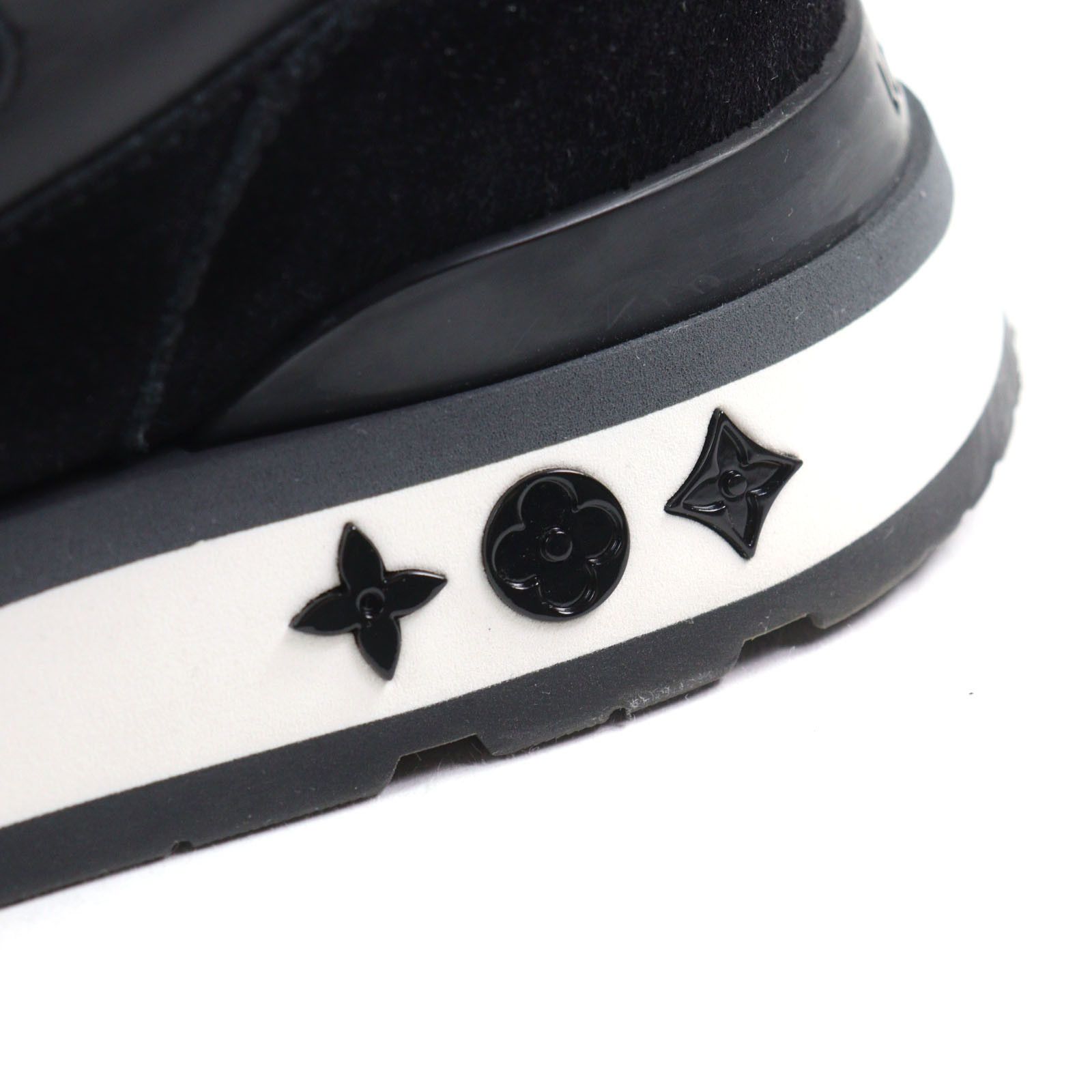 Louis Vuitton Louis Vuitton Louis Vuitton LV Initials Leather Sneakers Leather Shoes 1A9J1D Size ONE SIZE - 9 Thumbnail