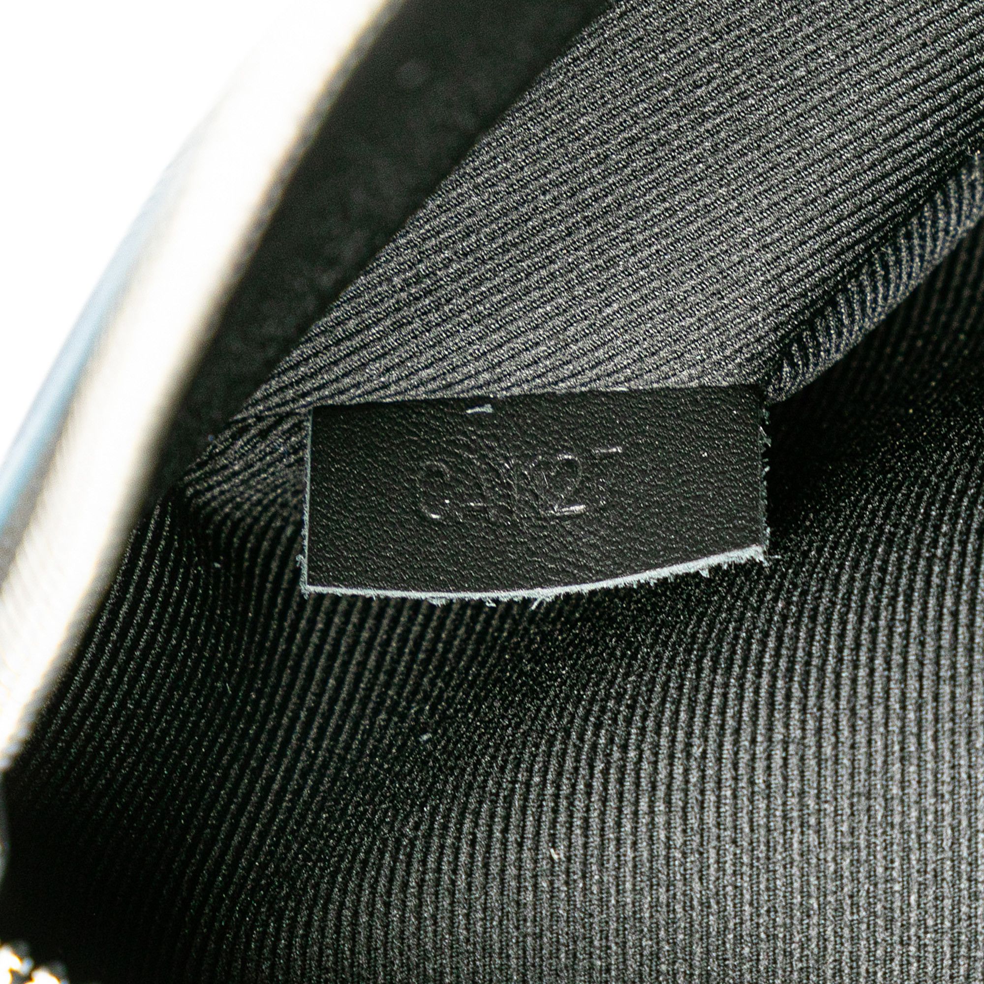 Louis Vuitton Louis Vuitton Damier Infini District PM Size ONE SIZE - 6 Thumbnail