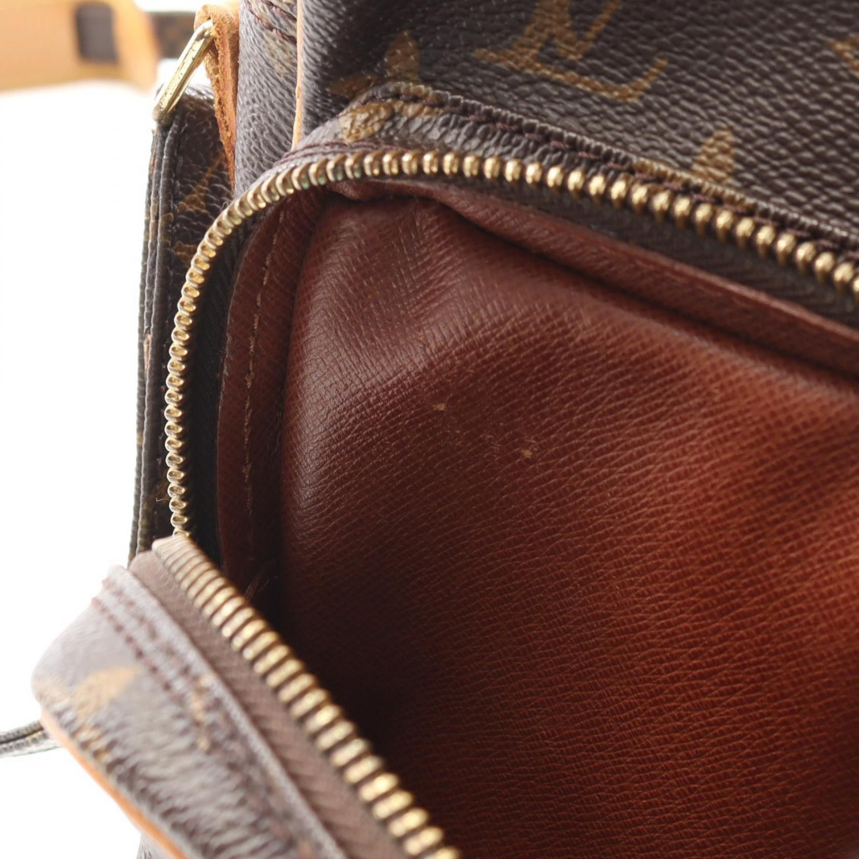 Louis Vuitton Louis Vuitton Louis Vuitton Amazon Monogram Shoulder Bag Canvas Shoulder Bag M45236 Size ONE SIZE - 9 Thumbnail
