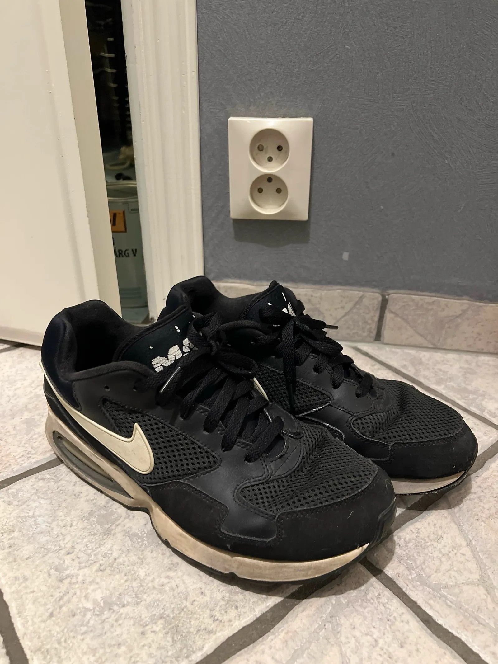 Nike Nike Sneakers Size US 11 / EU 44 - 3 Thumbnail