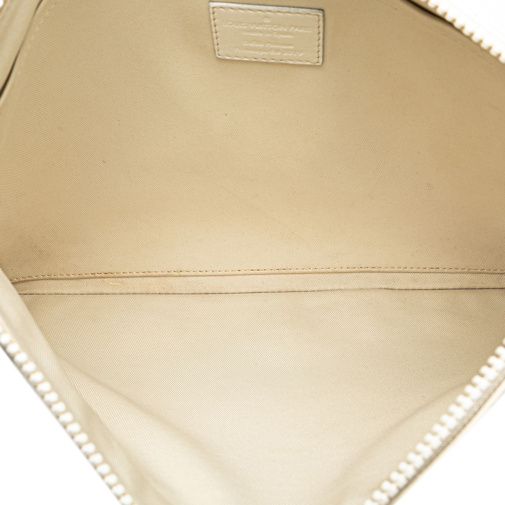 Louis Vuitton Louis Vuitton Monogram Taurillon A4 Pouch Size ONE SIZE - 4 Thumbnail