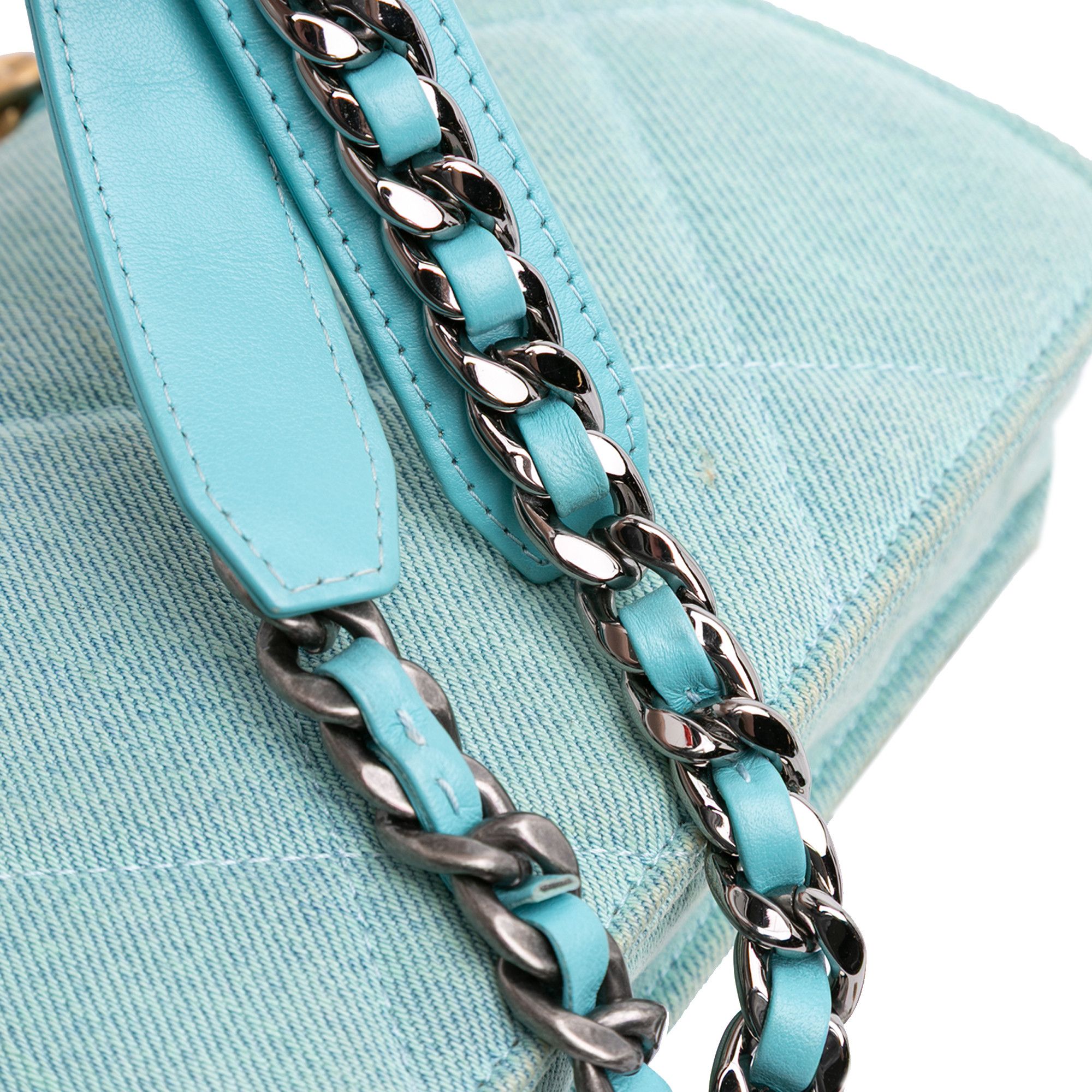 Chanel Chanel Denim 19 Wallet on Chain Size ONE SIZE - 8 Thumbnail