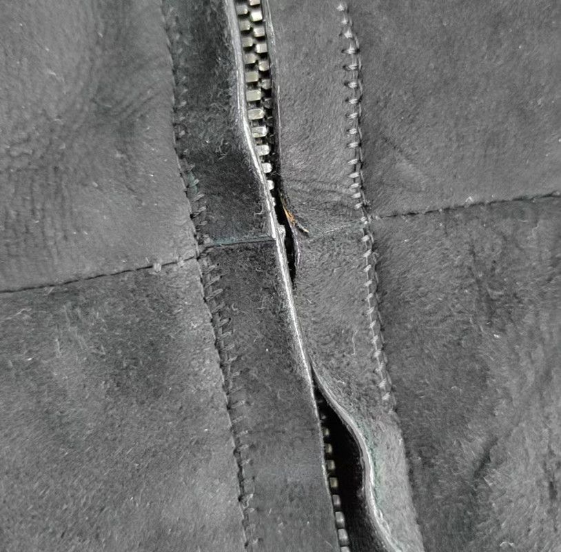 Loewe Loewe Sleeveless Black Shearling Vest for Women 0089 Size M / US 6-8 / IT 42-44 - 4 Thumbnail