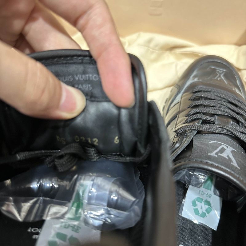 Louis Vuitton Louis Vuitton Run Away Black Casual Sneakers 0089 Size US 7.5 / EU 40-41 - 5 Thumbnail