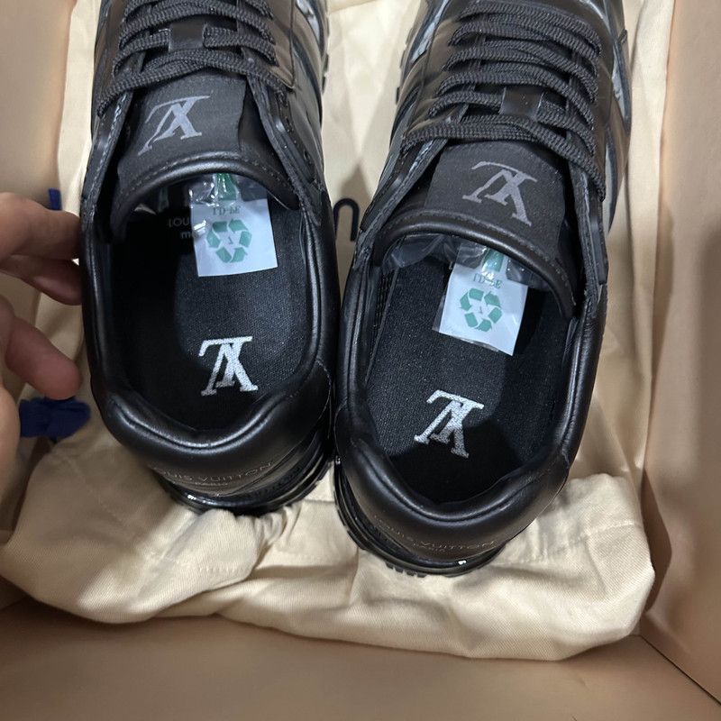 Louis Vuitton Louis Vuitton Run Away Black Casual Sneakers 0089 Size US 7.5 / EU 40-41 - 8 Thumbnail