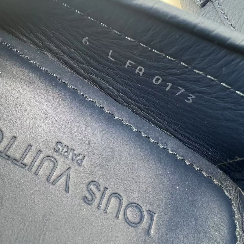 Louis Vuitton Louis Vuitton Classic Casual Leather Loafers for Men 0089 Size US 7 / EU 40 - 5 Thumbnail