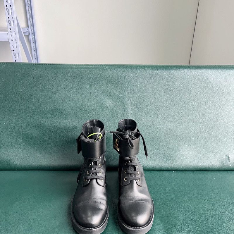 Louis Vuitton Louis Vuitton Black Lace-Up Ankle Boots 0089 Size US 7.5 / EU 40-41 - 2 Thumbnail