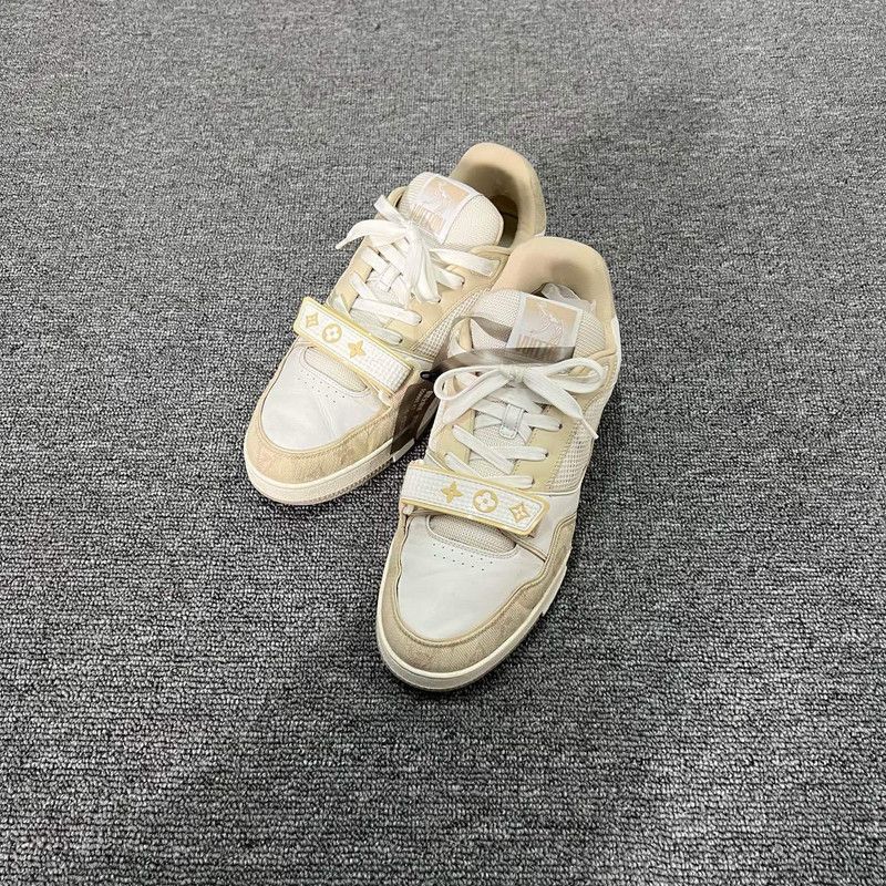 Louis Vuitton Louis Vuitton Stylish Low Top Trainer Sneakers 0089 Size US 9.5 / EU 42-43 - 2 Thumbnail
