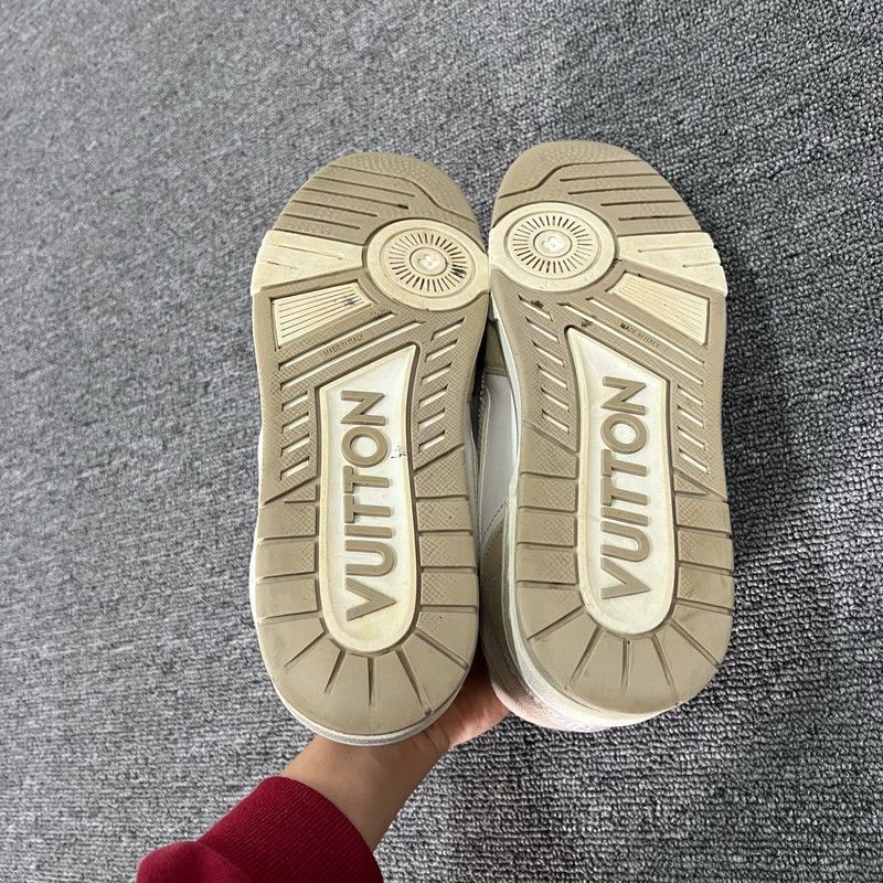 Louis Vuitton Louis Vuitton Stylish Low Top Trainer Sneakers 0089 Size US 9.5 / EU 42-43 - 4 Thumbnail