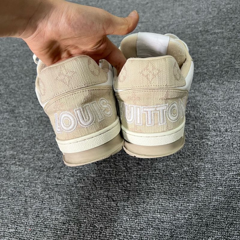 Louis Vuitton Louis Vuitton Stylish Low Top Trainer Sneakers 0089 Size US 9.5 / EU 42-43 - 6 Thumbnail