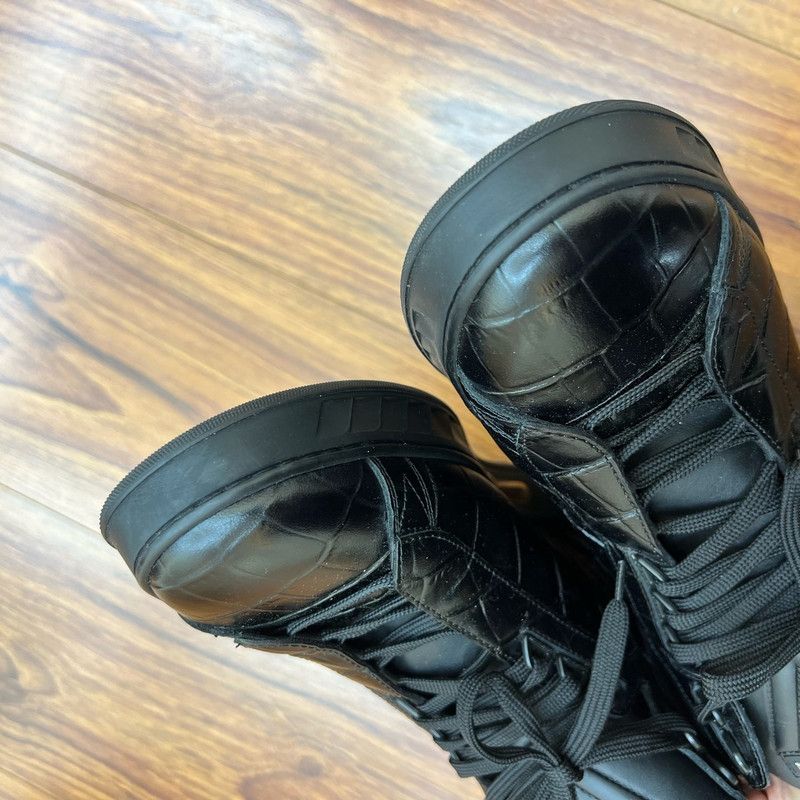 Louis Vuitton Louis Vuitton Stylish High-Top Casual Sneakers 0089 Size US 8 / EU 41 - 8 Thumbnail