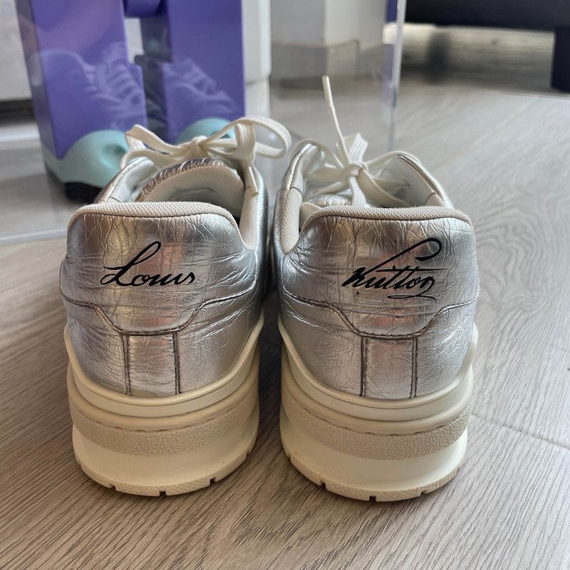 Louis Vuitton Louis Vuitton Trainer Metallized White Silver Sneakers 0089 Size US 8 / EU 41 - 3 Thumbnail