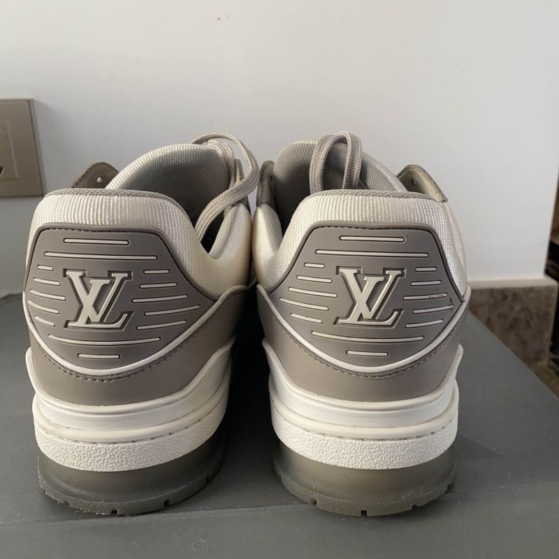 Louis Vuitton Louis Vuitton Classic Trainers in Gray and White 0089 Size US 9.5 / EU 42-43 - 3 Thumbnail