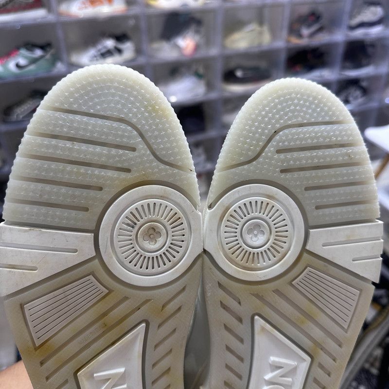Louis Vuitton Louis Vuitton White Cement Low-Top Sneakers 0089 Size US 10.5 / EU 43-44 - 9 Thumbnail