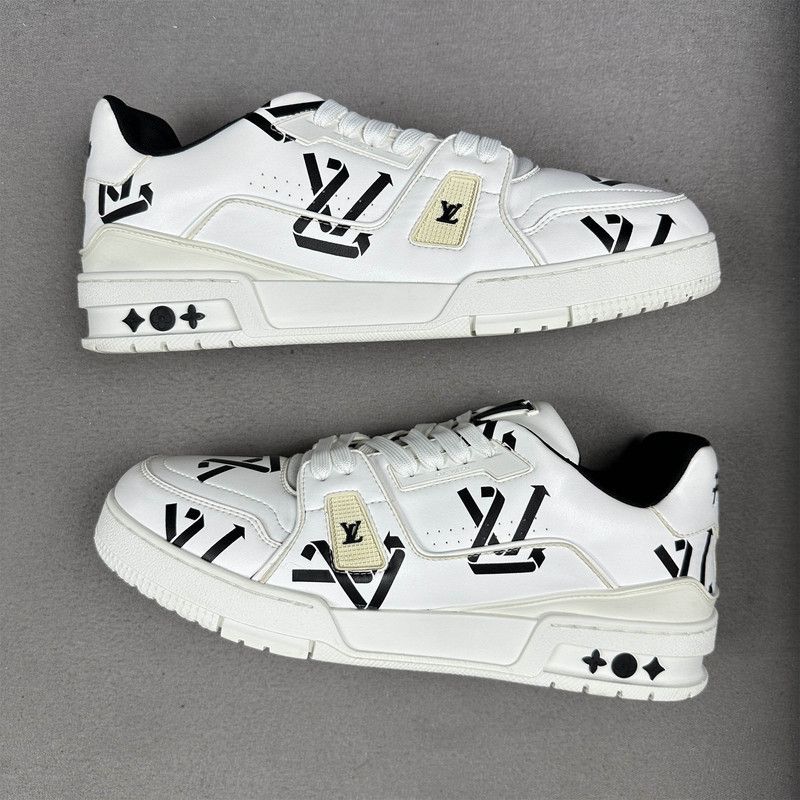 Louis Vuitton Louis Vuitton Low-Top Trainer Sneakers for Men 0089 Size US 8.5 / EU 41-42 - 7 Thumbnail