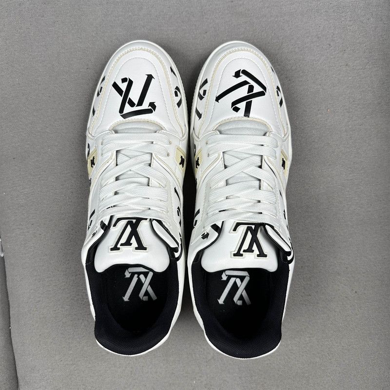 Louis Vuitton Louis Vuitton Low-Top Trainer Sneakers for Men 0089 Size US 8.5 / EU 41-42 - 8 Thumbnail