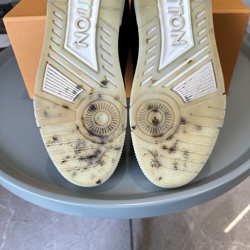 Louis Vuitton Louis Vuitton Stylish Low-Top Trainer Sneakers 0089 Size US 8.5 / EU 41-42 - 6 Thumbnail