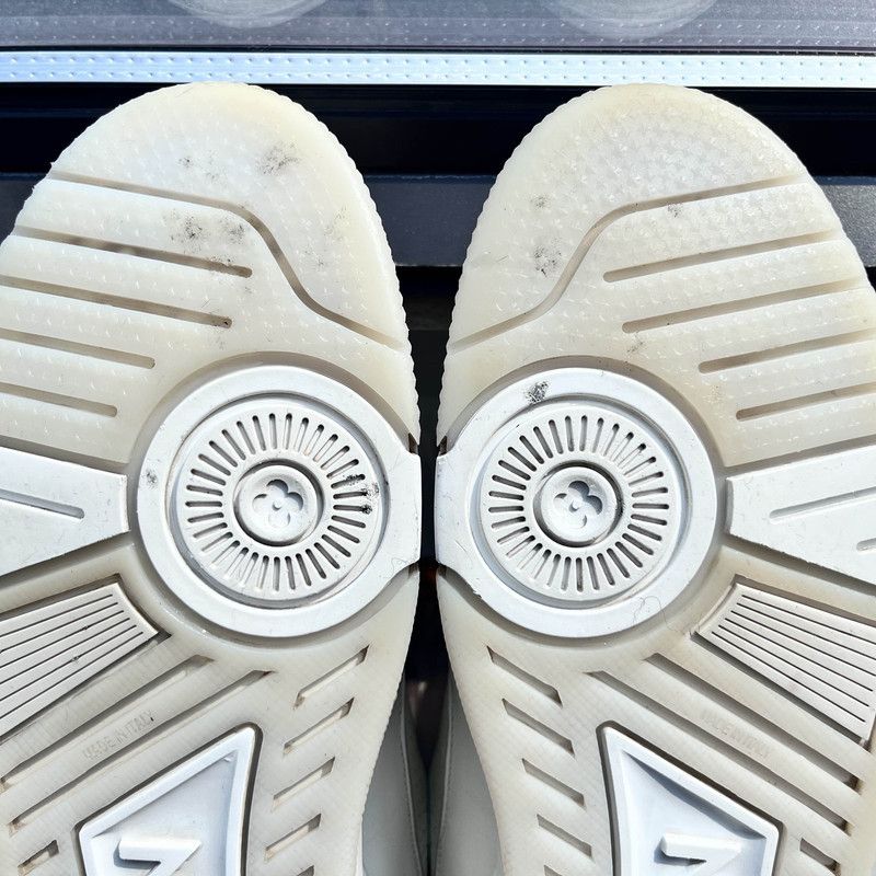 Louis Vuitton Louis Vuitton Trainer White Low-Top Fashion Sneakers 0089 Size US 9 / EU 42 - 6 Thumbnail