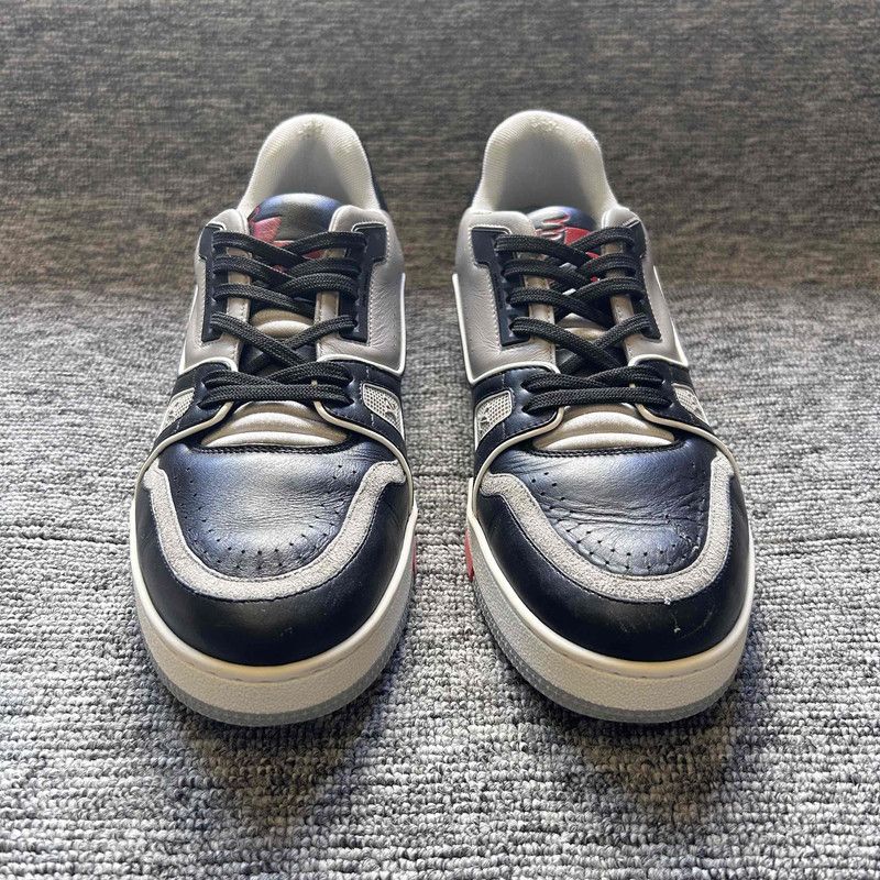Louis Vuitton Louis Vuitton Low-Top Stylish Trainers for Men and Women 0089 Size US 8.5 / EU 41-42 - 2 Thumbnail