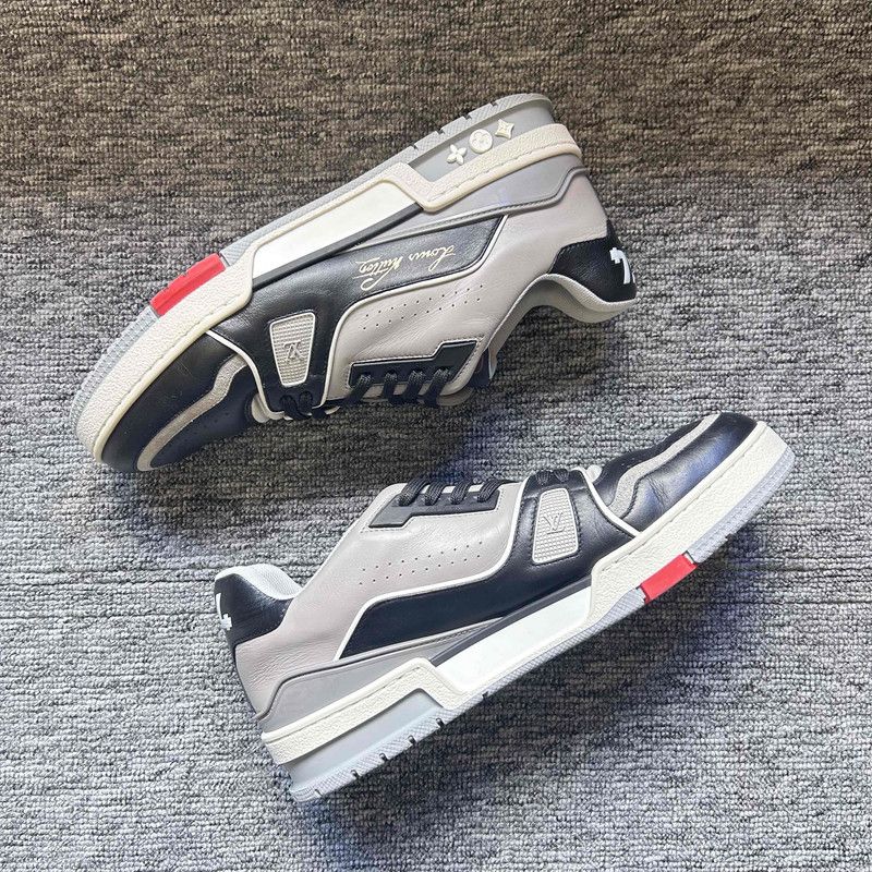 Louis Vuitton Louis Vuitton Low-Top Stylish Trainers for Men and Women 0089 Size US 8.5 / EU 41-42 - 7 Thumbnail