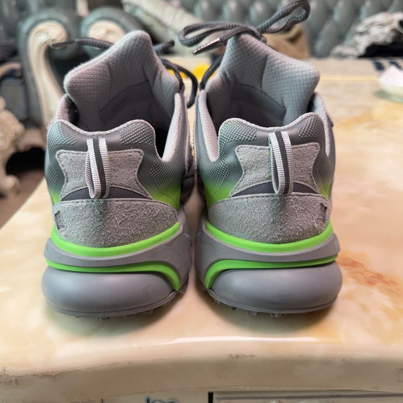 Louis Vuitton Louis Vuitton Runner Tatic Low Top Sneakers 0089 Size US 8.5 / EU 41-42 - 3 Thumbnail