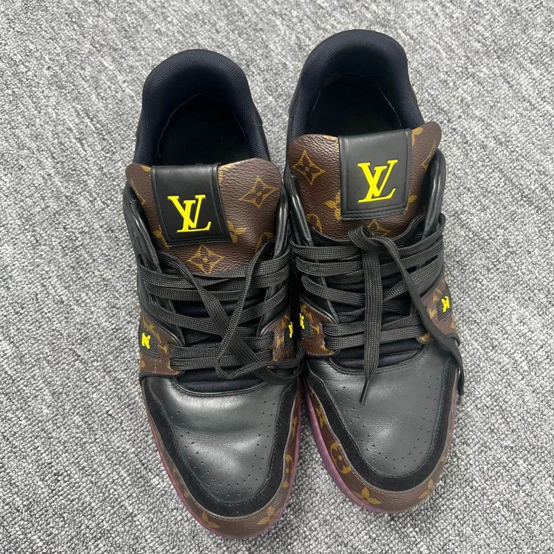 Louis Vuitton Louis Vuitton Trainer Casual Sneakers in Purple 0089 Size US 9.5 / EU 42-43 - 2 Thumbnail