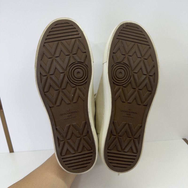 Louis Vuitton Louis Vuitton Casual High-Top Sneakers in White 0089 Size US 8 / EU 41 - 4 Thumbnail