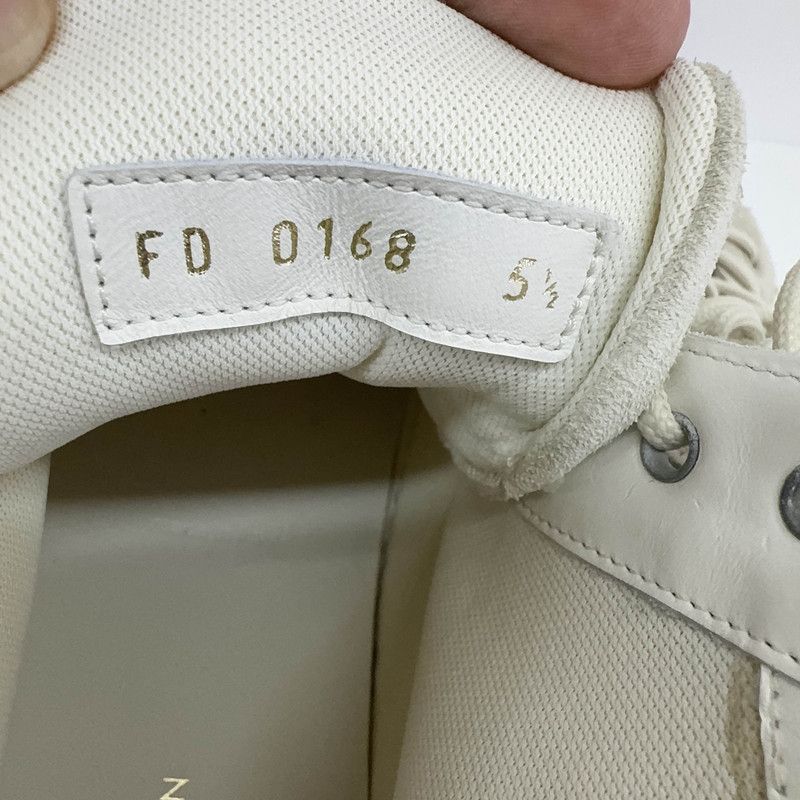 Louis Vuitton Louis Vuitton Casual High-Top Sneakers in White 0089 Size US 8 / EU 41 - 5 Thumbnail