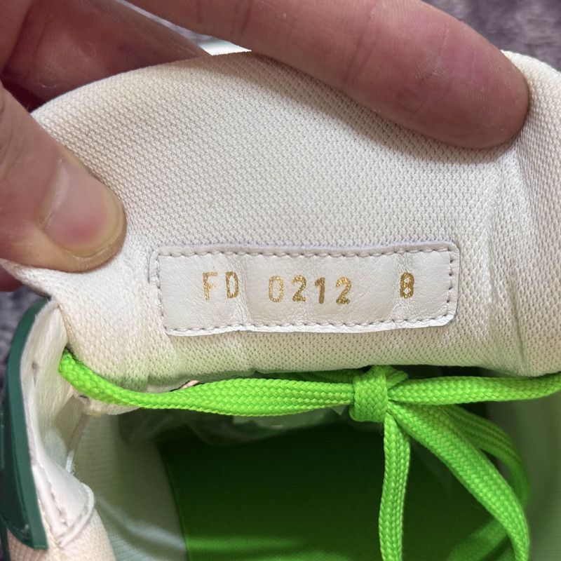 Louis Vuitton Louis Vuitton Green Trainer Sneakers for Men 0089 Size US 9.5 / EU 42-43 - 5 Thumbnail