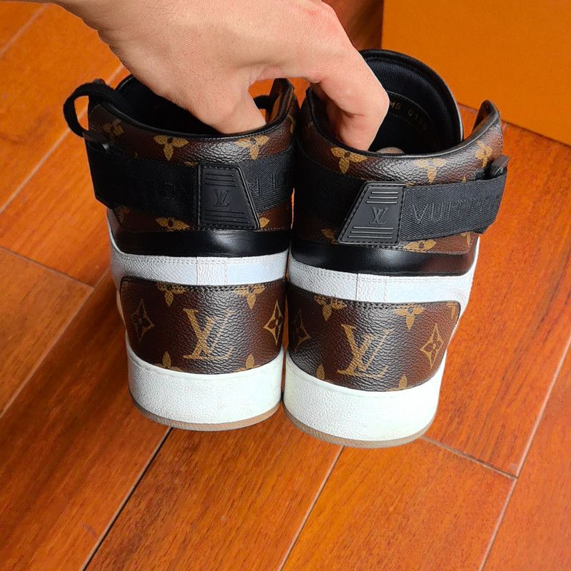 Louis Vuitton Louis Vuitton Rivoli High-Top Sneakers for Men 0089 Size US 9 / EU 42 - 3 Thumbnail
