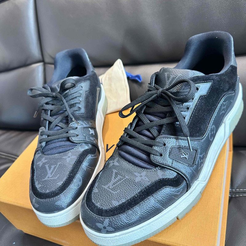 Louis Vuitton Louis Vuitton Trainer Sneakers Black 0089 Size US 11 / EU 44 - 2 Thumbnail