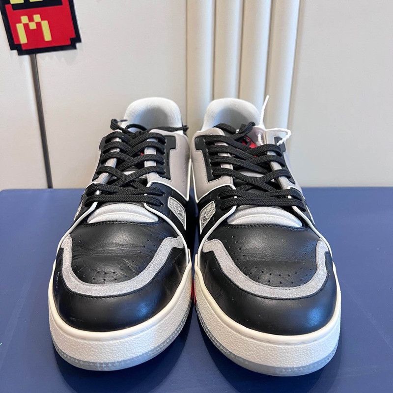 Louis Vuitton Louis Vuitton Grey and Black Trainer Sneakers 0089 Size US 8 / EU 41 - 2 Thumbnail
