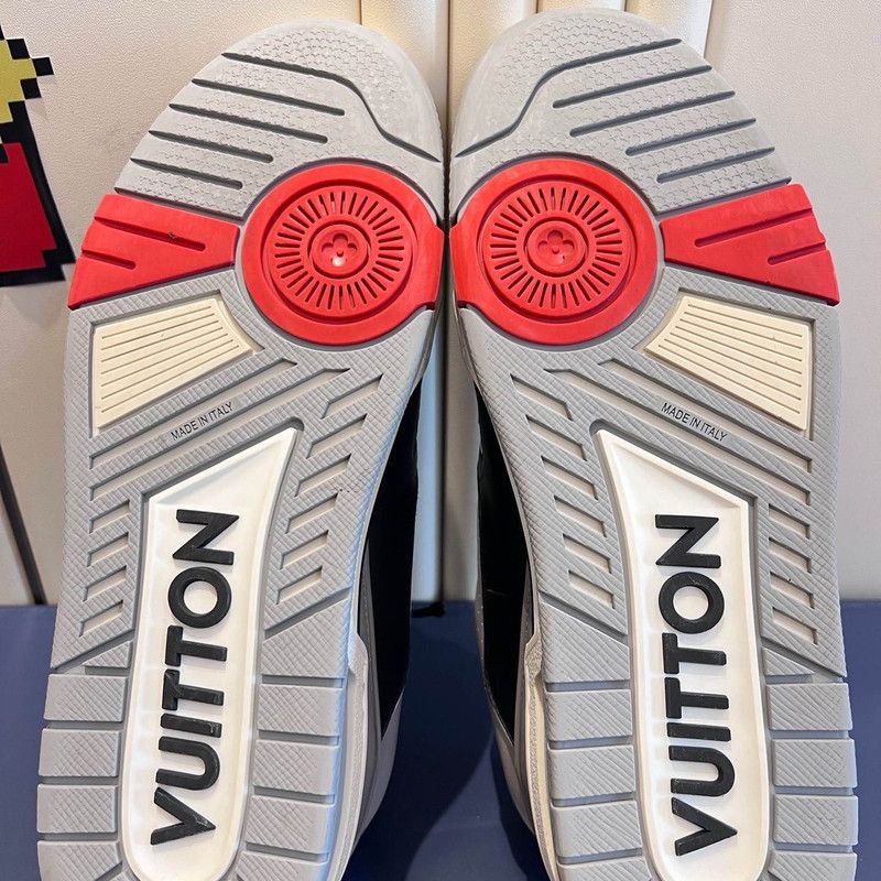 Louis Vuitton Louis Vuitton Grey and Black Trainer Sneakers 0089 Size US 8 / EU 41 - 9 Thumbnail