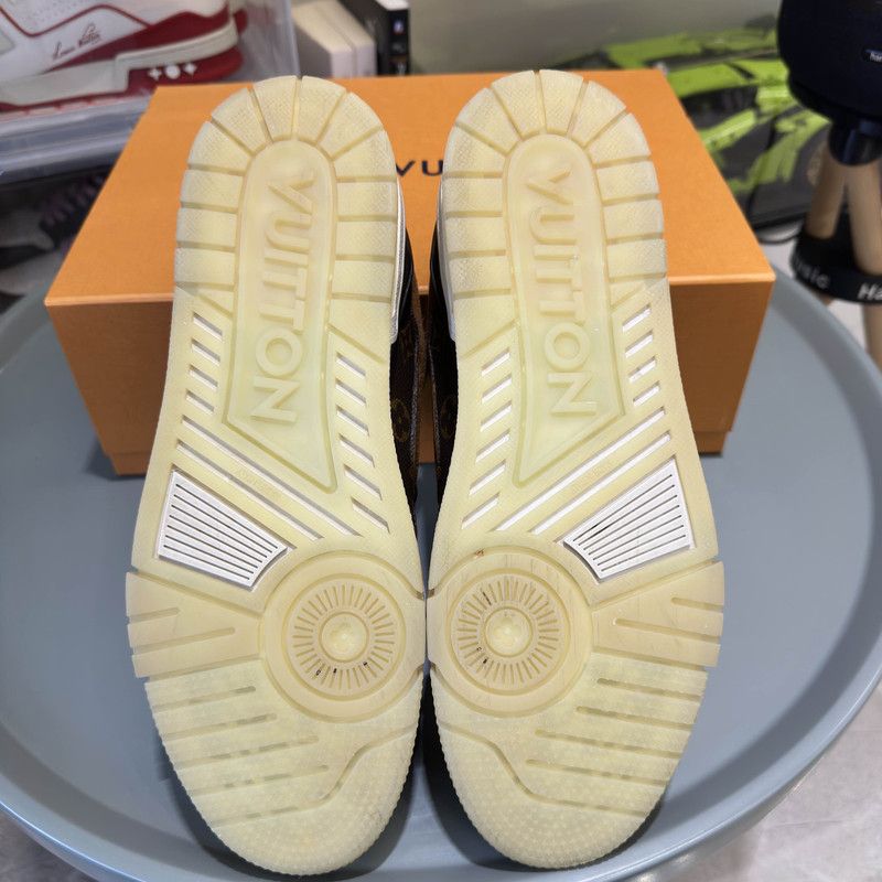 Louis Vuitton Louis Vuitton Stylish Casual Trainer Sneakers 0089 Size US 9.5 / EU 42-43 - 4 Thumbnail